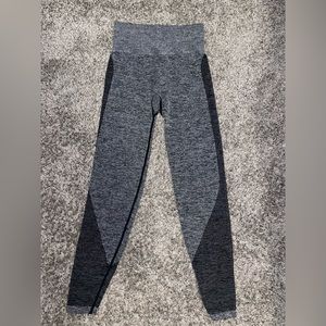 Pink seamless athletic leggings, gray/black, size XS!